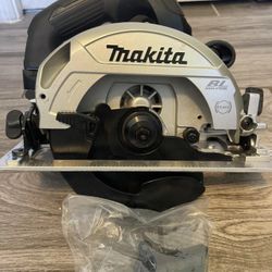 Makita XSH04ZB 18V LXT Sub-Compact 6-1/2” Circular Saw (Tool Only) RECONDITIONED