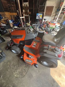 Riding lawnmower