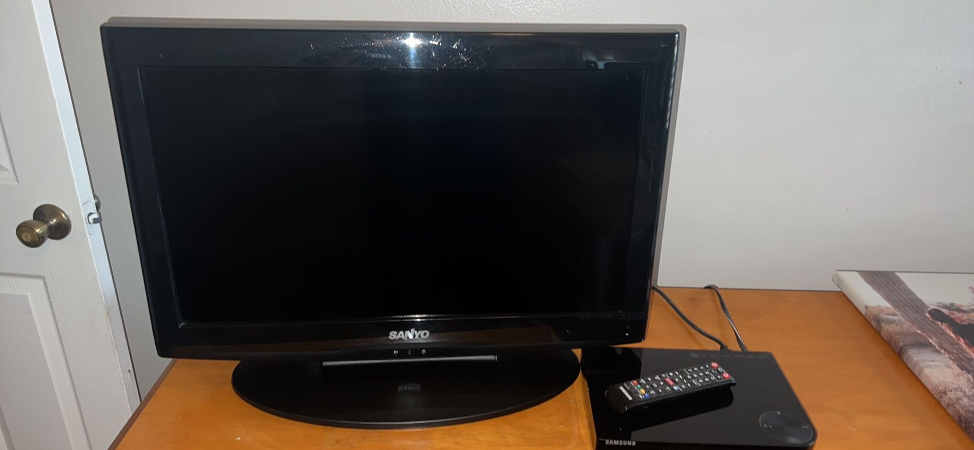 32” TV with blue ray player 