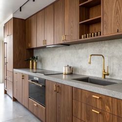 Custom Kitchen Cabinets 