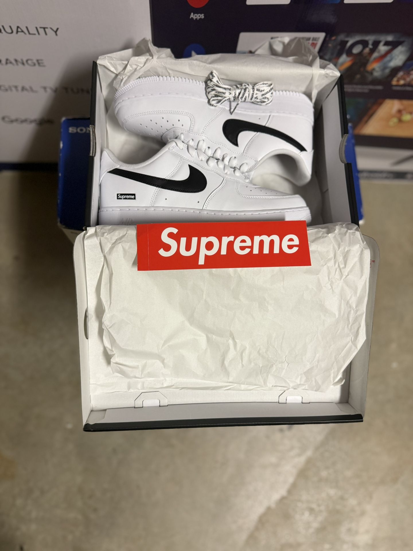 Supreme Air Force One White Black 