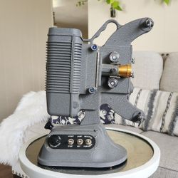 $95 vintage movie projector 📽  