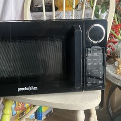 Proctor/Silex Microwave Works Good No Issues.