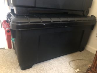 Sturdy Large storage bin with wheels