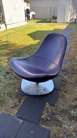 Vintage style lounge chair
