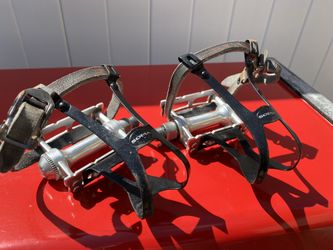 MKS sylvan Pedals Clips And Straps 