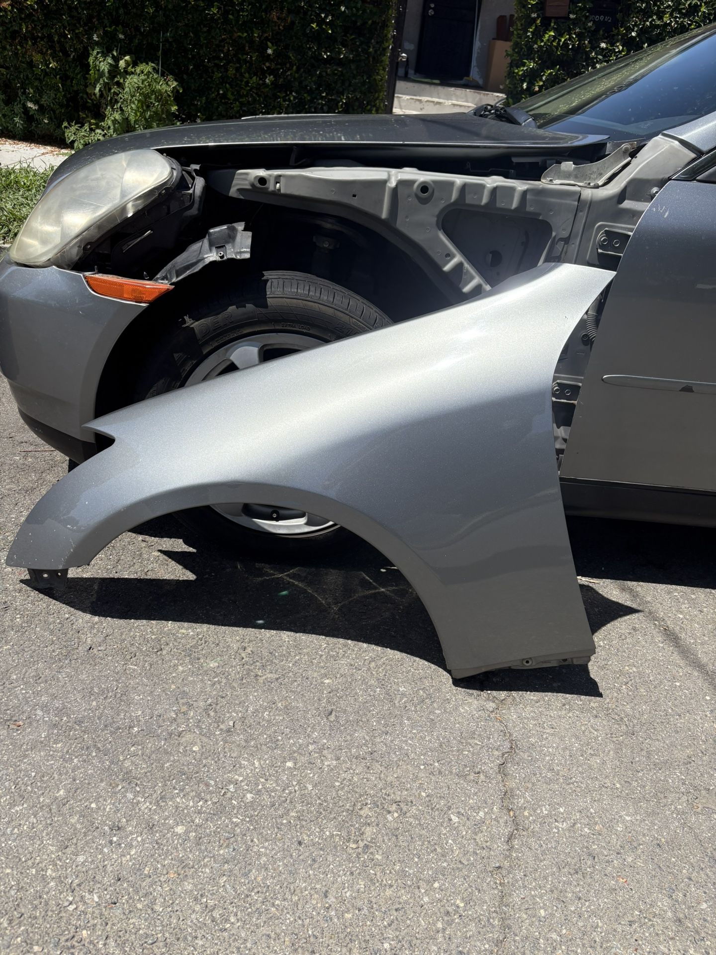 “Infiniti g35 2006 coupe driver side fender” Great condition