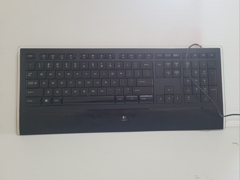 Logitech Illuminated Keyboard Y-UY95, USB, Wired ~ Tested ~ Working
