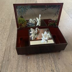 Swan Lake Musical/Jewelry Boxy