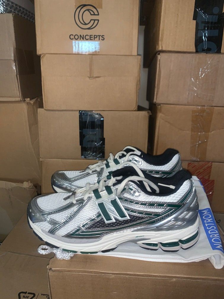 Brand New Men's New Balance 1906R Silver Metallic Night watch Green Size 10.5