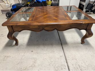 Brown Oak 4 Glass Panel Coffe Table 34”x47”x17”