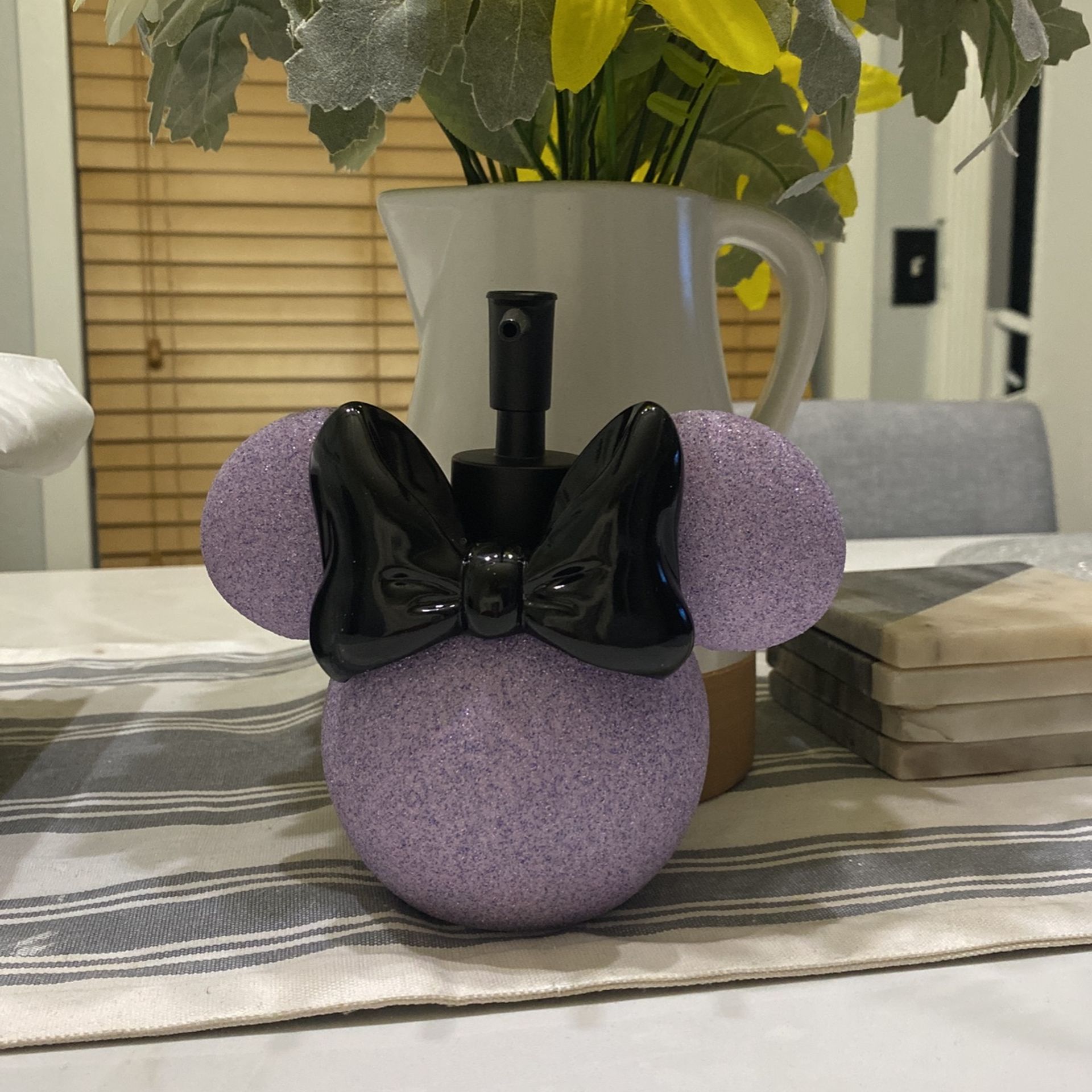 Jay Franco & Sons Disney Minnie Mouse Soap/lotion Dispenser Purple/ Lavender