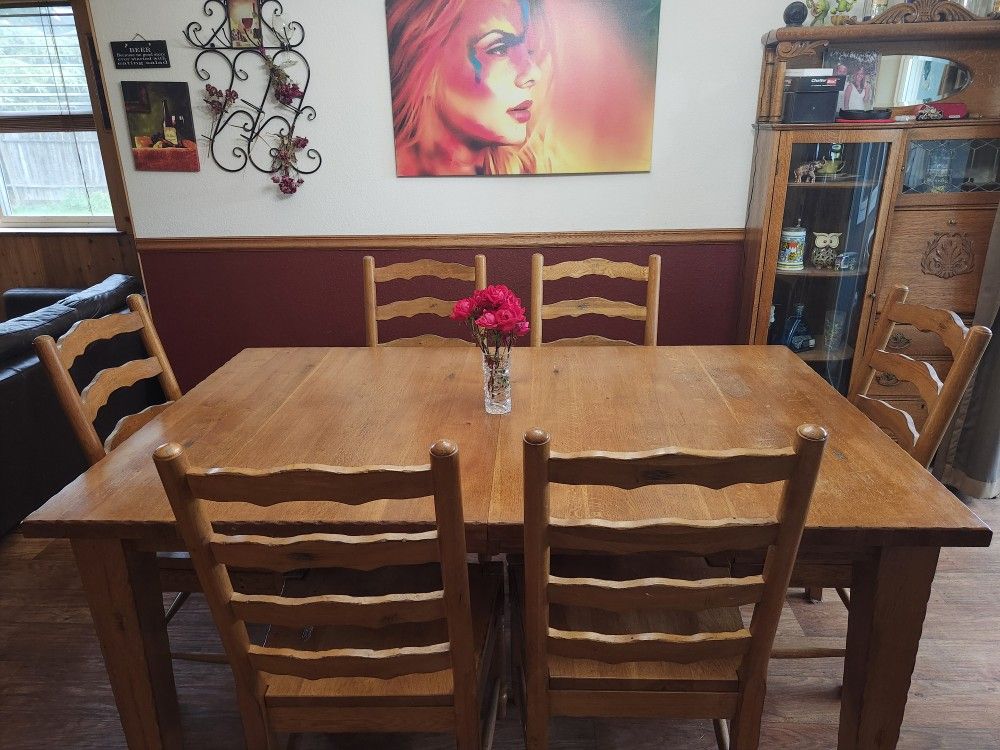 Quality Built Kitchen Table And 6 Chairs