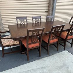 Gorgeous Ethan Allen Dining Table With 8 Chairs/ Hermoso Comedor Con 8 Sillas