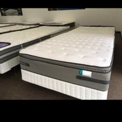 Queen bed pillow top can deliver new