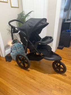 Delta Children 3 Wheel Jogging Stroller
