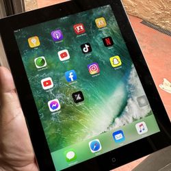 9.7-inch iPad 4 Gen 32GB Wifi Only - Not Cellular -  Retina Display
