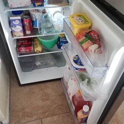 Vissani compact mini refrigerator  