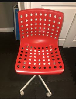 Chair With Wheels