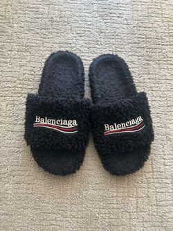 Balenciga fur slides