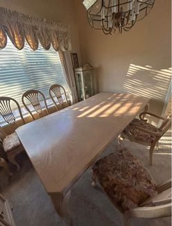 Dining table and 6 chairs