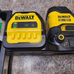 Dewalt DCLE34020 20V MAX XR Cordless Green Cross-Line Laser Level Kit