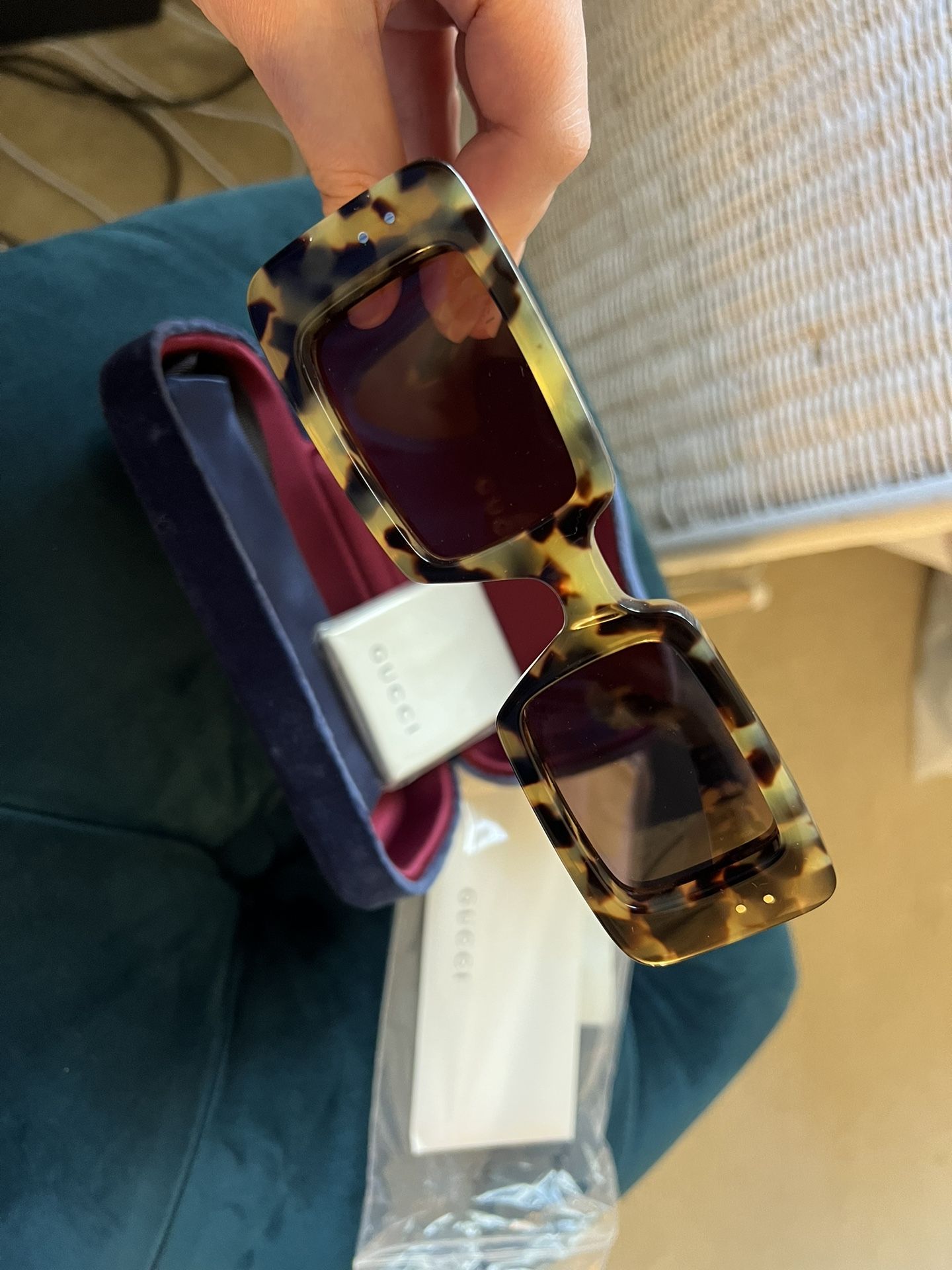 GUCCI Sunglasses - Brand New Still In Original Casing
