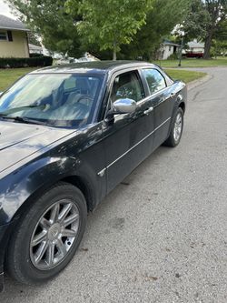 Black Chrysler 300 Thumbnail