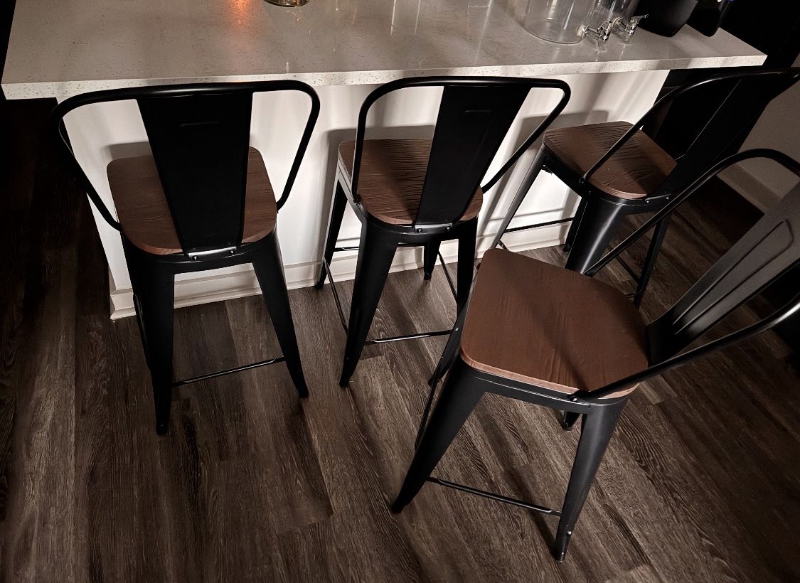 4 Counter Height Bar Stools 