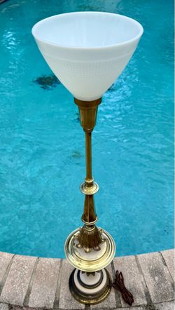 ⭕️ Vintage Stiffel Brass Milk Glass Lamp 39” Heavy Classic Hollywood Regency