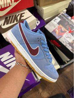 Sb dunk Phillies size 8