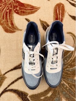 Michael Kors size 8.5
