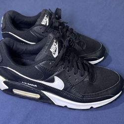 NIKE AIR MAX (Women size 9) (or men 7.5)