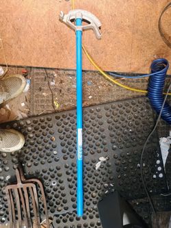 Pipe bender