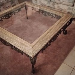 Beautiful Elegant Coffee Table 