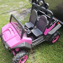 12v Electric Jeep & 6v Litle Ride