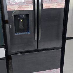 New Refrigerator Refrigerador  nuevo 
 Warranty Garantia Por Escrito 20 años 
Garantizando cada producto que vendemos 