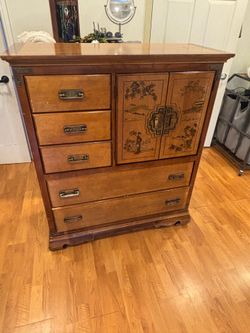 Dresser