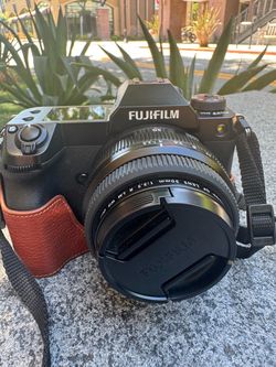 Fujifilm Gfx50s II and 50mm 3.5 Lens (mint)