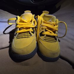 Jordan 4 Retro Thunder GS 2023 Kids 8C Black/Yellow  No Box OBO