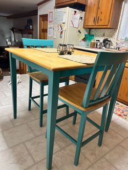 Counter height dining set