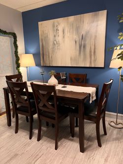 Beautiful Dining Set Good Condition!!! Table with 6 Chairs! I Can Deliver.