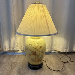 Traditional Era Vintage Ginger Jar Table Lamp Chinoiserie floral design