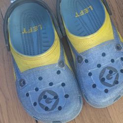 Boys Minion Crocs Size 1