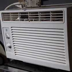 Electric Window Air Conditioner 