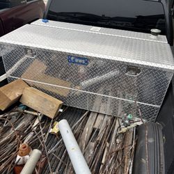Metal Tool Box With Disel Tank