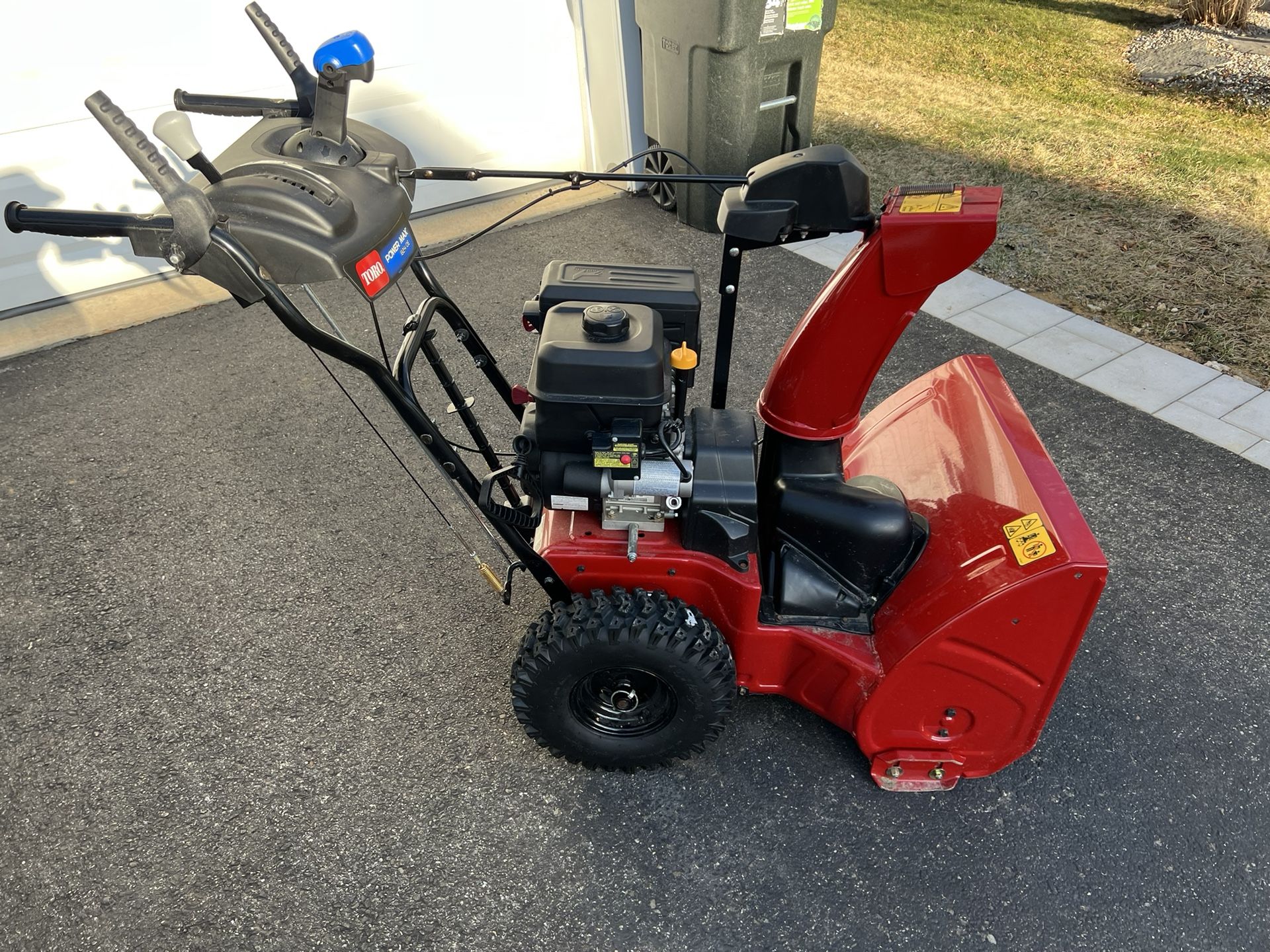 Toro Power Max 824 OE - 24” Gas Snow Blower