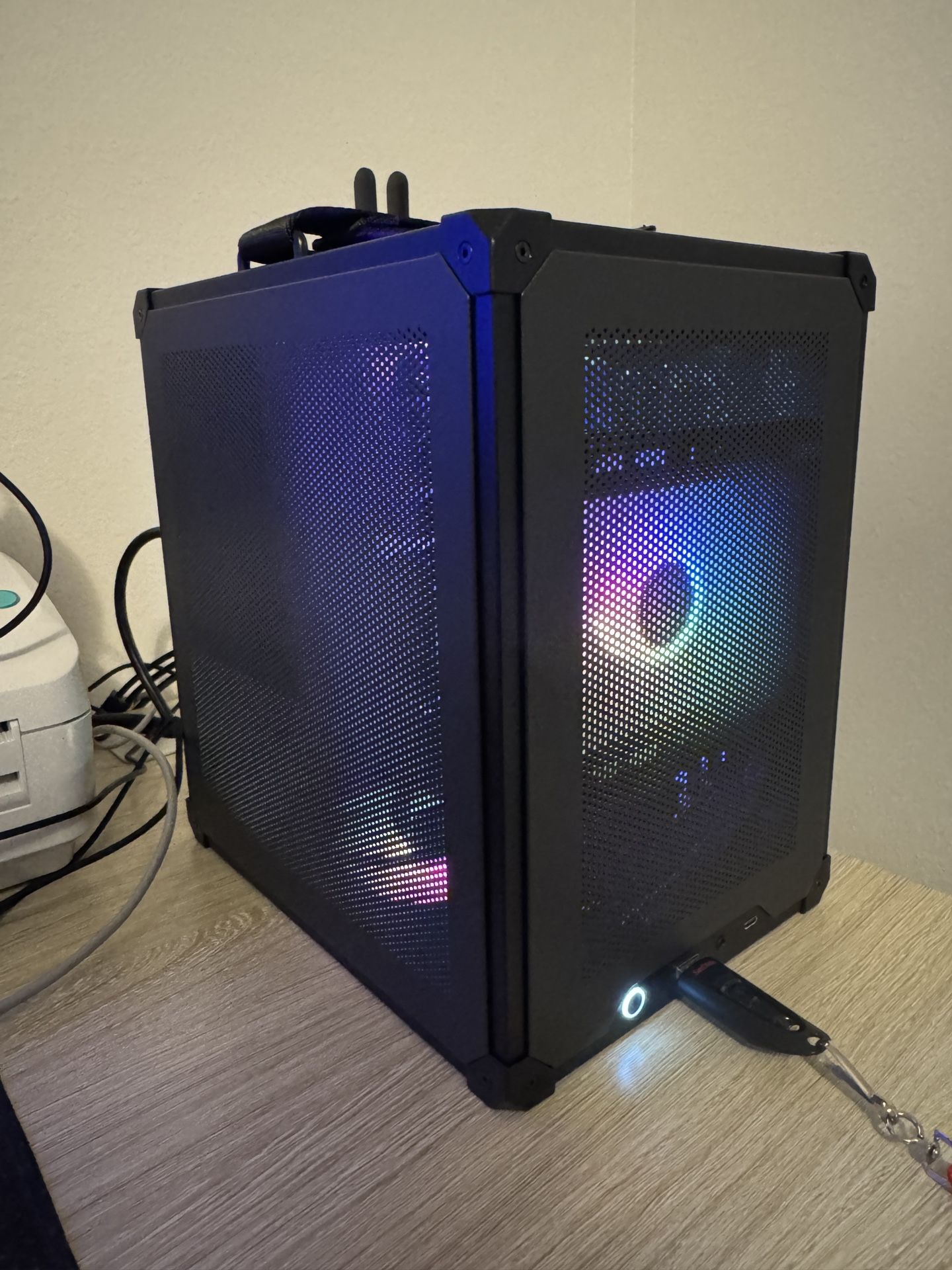 NEW Gaming PC! i5-14600K, 32GB RAM, 5060 Ti, 2TB NVMe, SFF Handle Case!