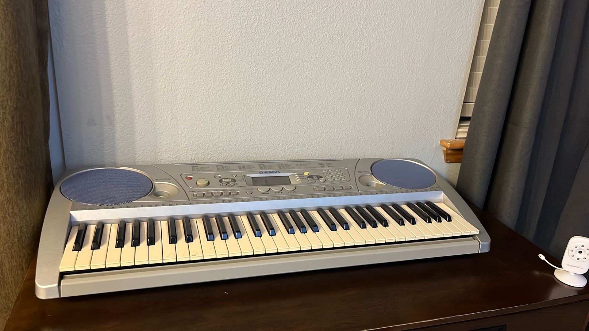Yamaha PSR-275 keyboard