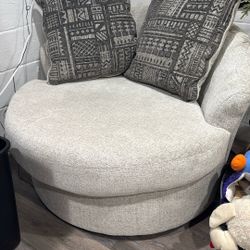 Ashley’s Soletren Swivel Accent Chair